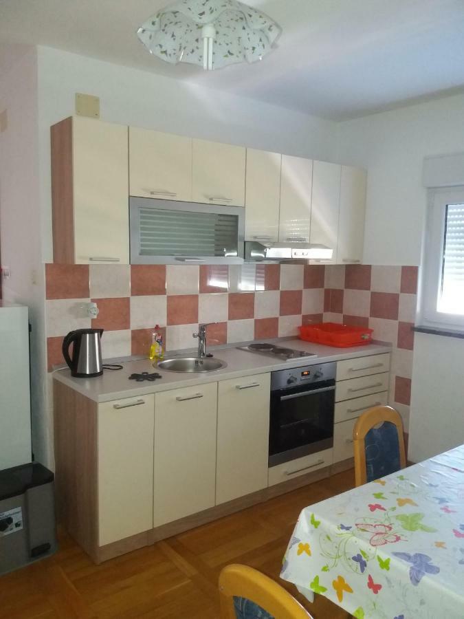 Apartments Erceg Омиш Экстерьер фото