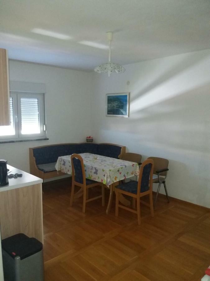 Apartments Erceg Омиш Экстерьер фото